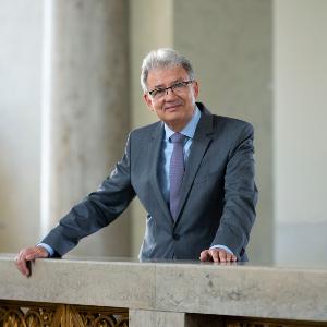 Portraitfoto Dr. Klaus-Rainer Brintzinger