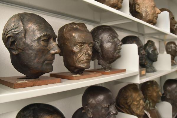 Büsten im Universitätsarchiv der LMU München