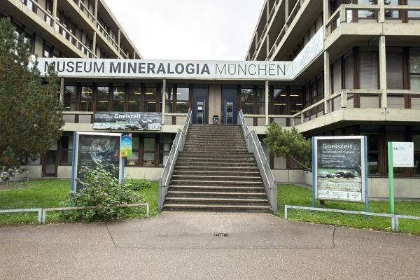 Entrance to the Museum Mineralogia Munich