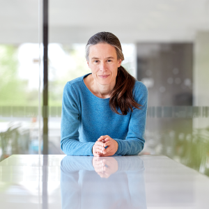 Prof. Laura Busse portrait
