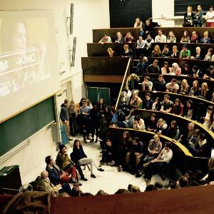 Diskussionsrunde im Hörsaal nach dem M23 Kino