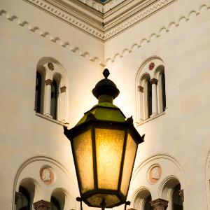 Laterne vor dem Hauptgebäude der LMU