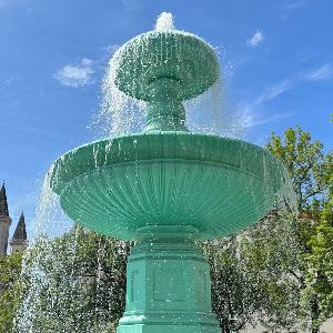 Brunnen vor dem Hauptgebäude der LMU