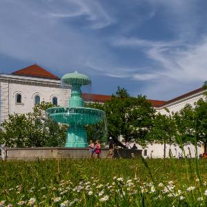 LMU Hauptgebäude am Geschwister-Scholl-Platz