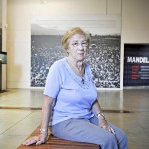 Eva Schloss 2012 im Apartheid Museum in Johannesburg.