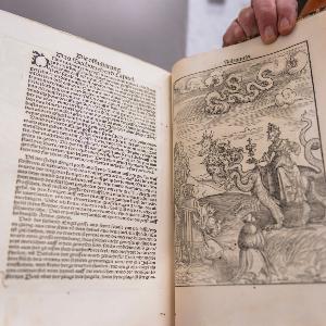 Geöfnettes Buch