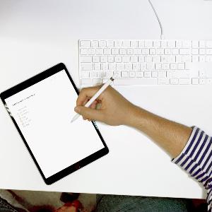 Checklist on iPad | © LMU Checklist on iPad