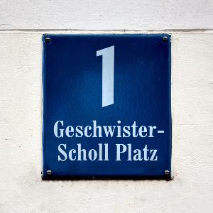 Hausnummernschild Geschwister-Scholl Platz 1