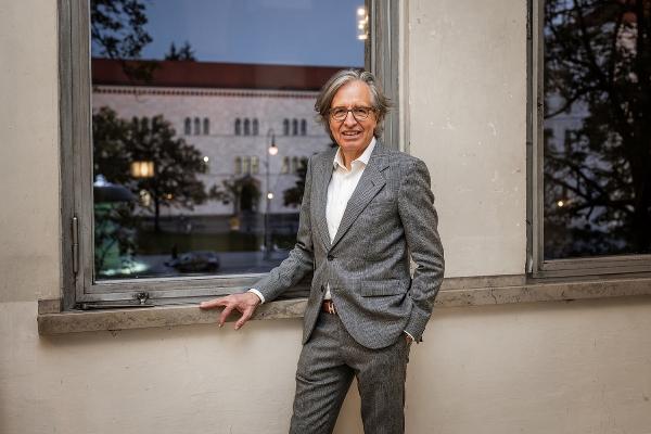 Portrait photo of LMU Professor T. Borgard