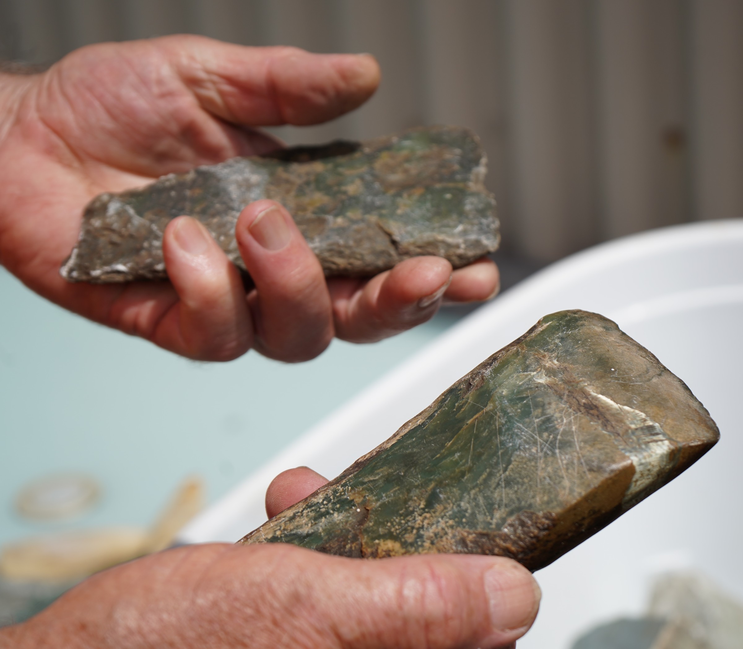 Der Edelstein Pounamu vor der Bearbeitung