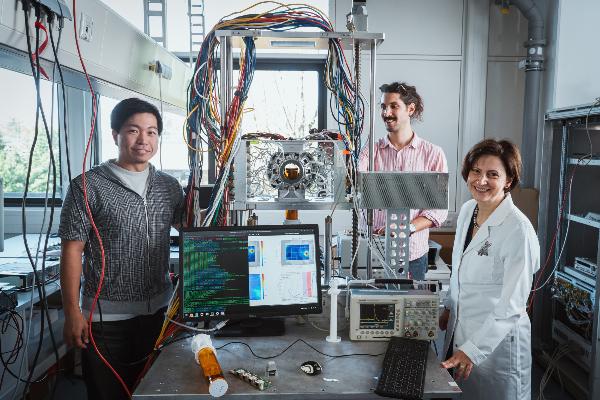 BARB-Experimentalaufbau – Der an der LMU entwickelte Detektor ermöglicht die präzise Ortung des Ionenstrahls im Körper.