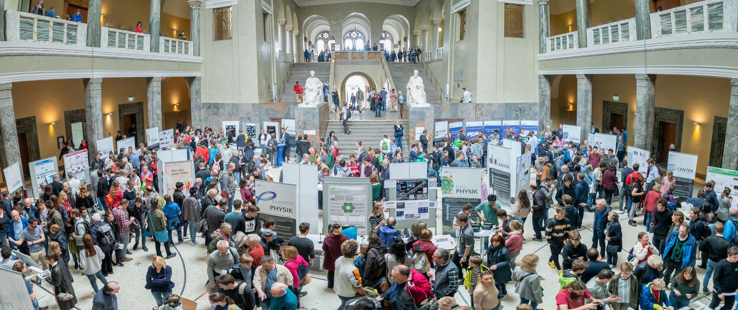 Tag der Quantenphysik im LMU-Hauptgebäude