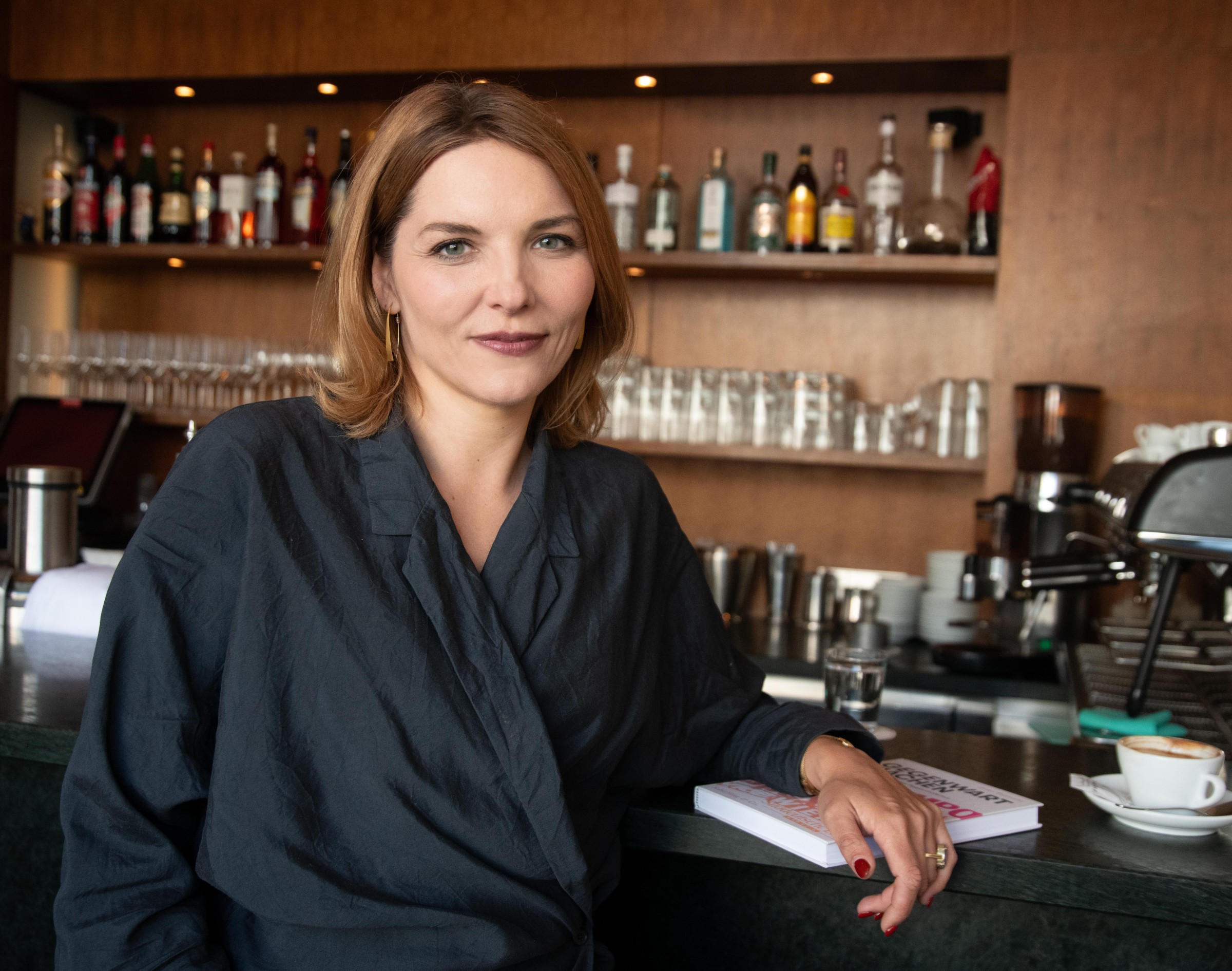 Erika Thomalla in der Schumann`s Bar am Münchner Hofgarten