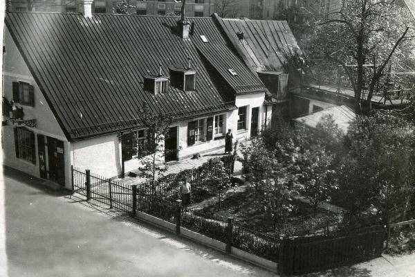 Einfamilienhaus mit bäuerlichem Gemüsegarten in München zur Jahrhundertwende