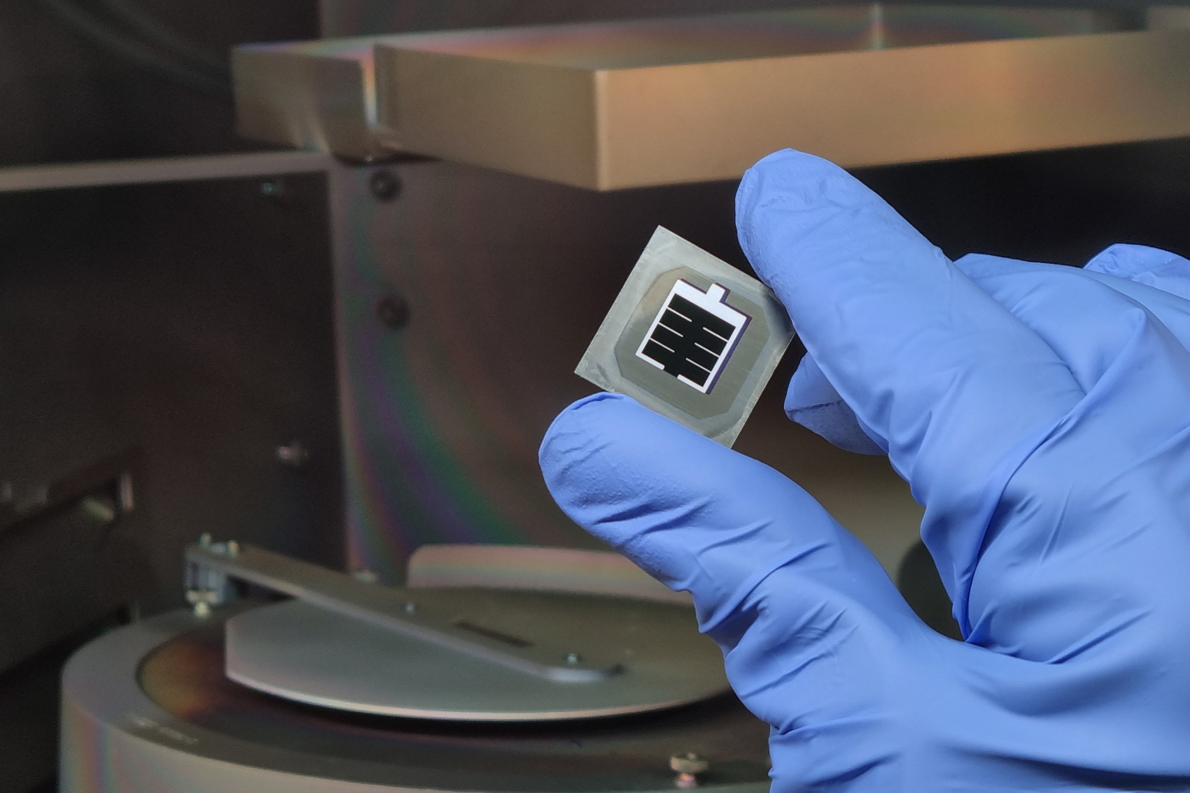 分子設計による接触層の最適化でペロブスカイト・シリコン太陽電池効率31.4%を達成（Photovoltaics: Molecular fine tuning increases efficiency of solar cells）