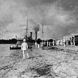 Deutsche Kommandeure mit der afrikanischen Askari-Schutztruppe, Deutsch-Ostafika 1900er Jahre.
