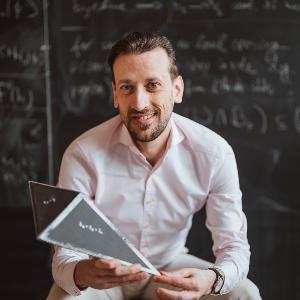 Dr. Christian Schilling