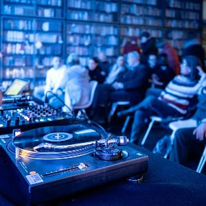 Gebanntes Publikum bei Poetry in Motion