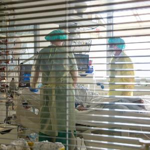 Intensive care in intensive care unit of Corona patients