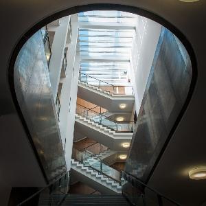 Jura-Gebäude Treppe