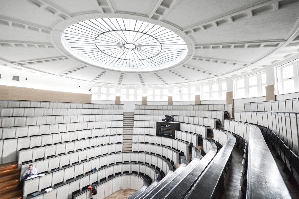 Großer Hörsaal in der Anatomischen Anstalt