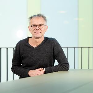 Prof. Dr. Bernhard Zangl