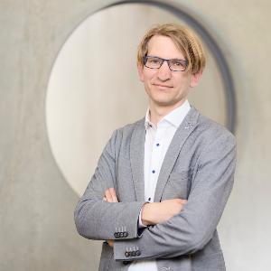 Porträt von Prof. Dr. Johannes Großmann