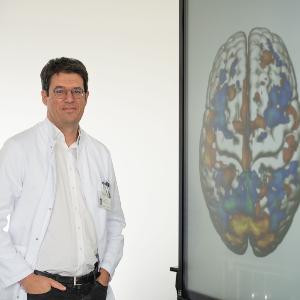 The picture shows Nikolaos Koutsouleris, Chair in Precision Psychiatry in the Department of Psychiatry at LMU and at the Institute of Psychiatry, Psychology and Neuroscience, King’s College London