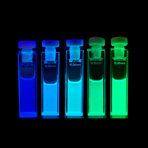 Perovskite nanocrystal solutions with different, finely adjustable blue-green emission colors, as were also produced as part of the synthesizer project