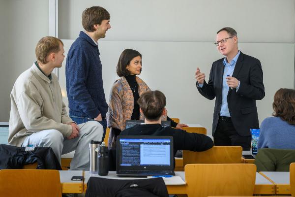 Professor Hannes Leitgeb in conversation with young researchers