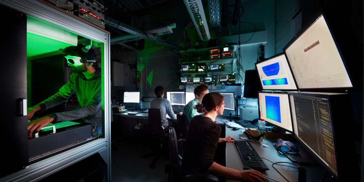 Quantum simulation: First signs of stripe formation - LMU Munich