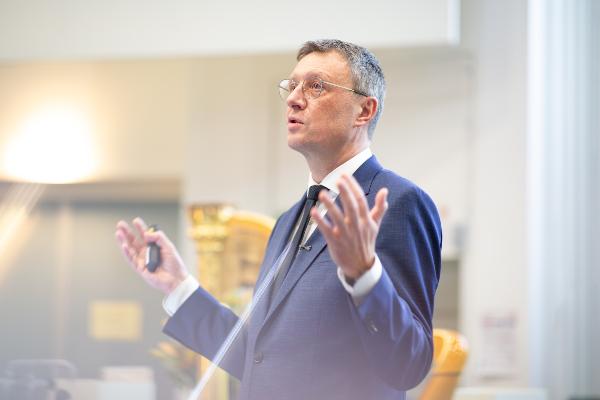 (Prof. Patrick Cramer, MPG